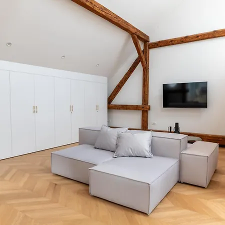 Elizabeth - Mansard For 4