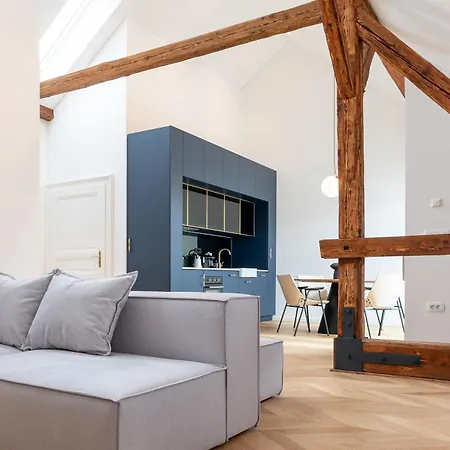 Elizabeth - Mansard For 4 *
